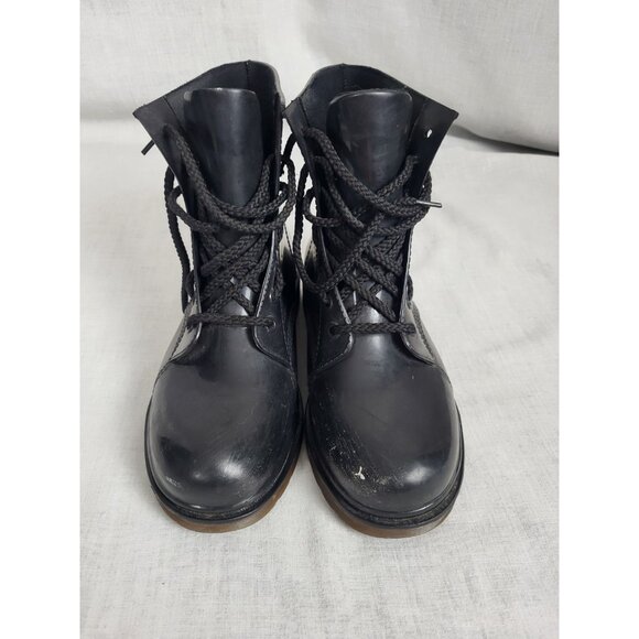 Steve Madden Black Rubber Lace up Boots Women's Size 8 Winter Fall Classic Style - Picture 2 of 8
